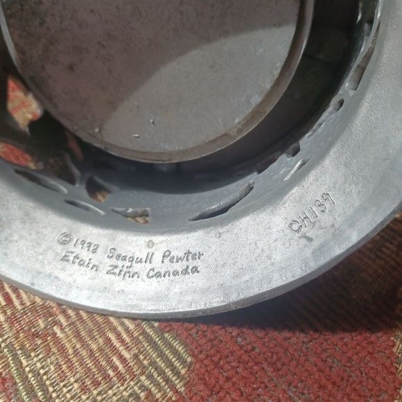 vintage candle holder. Pewter, heavy, pears, Signed Seagull 1998 Etain Canada - Picture 13 of 14